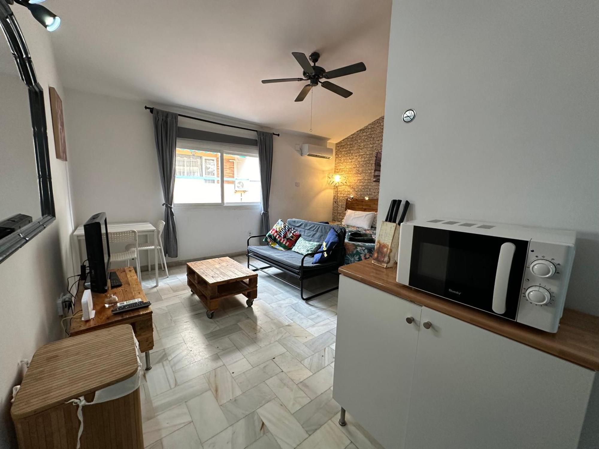 Carihuela Renovado - Wifi 365 Mbps - Fire Stick Amazon - Playa A 50 Metros