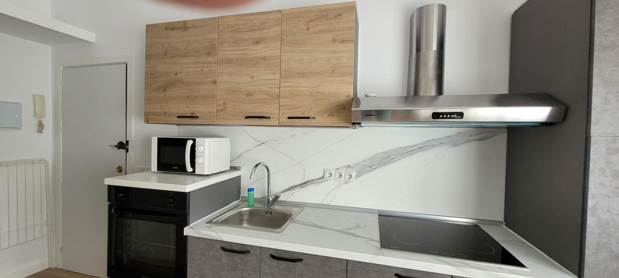 Carihuela Renovado - Wifi 365 Mbps - Fire Stick Amazon - Playa A 50 Metros Apartment Torremolinos