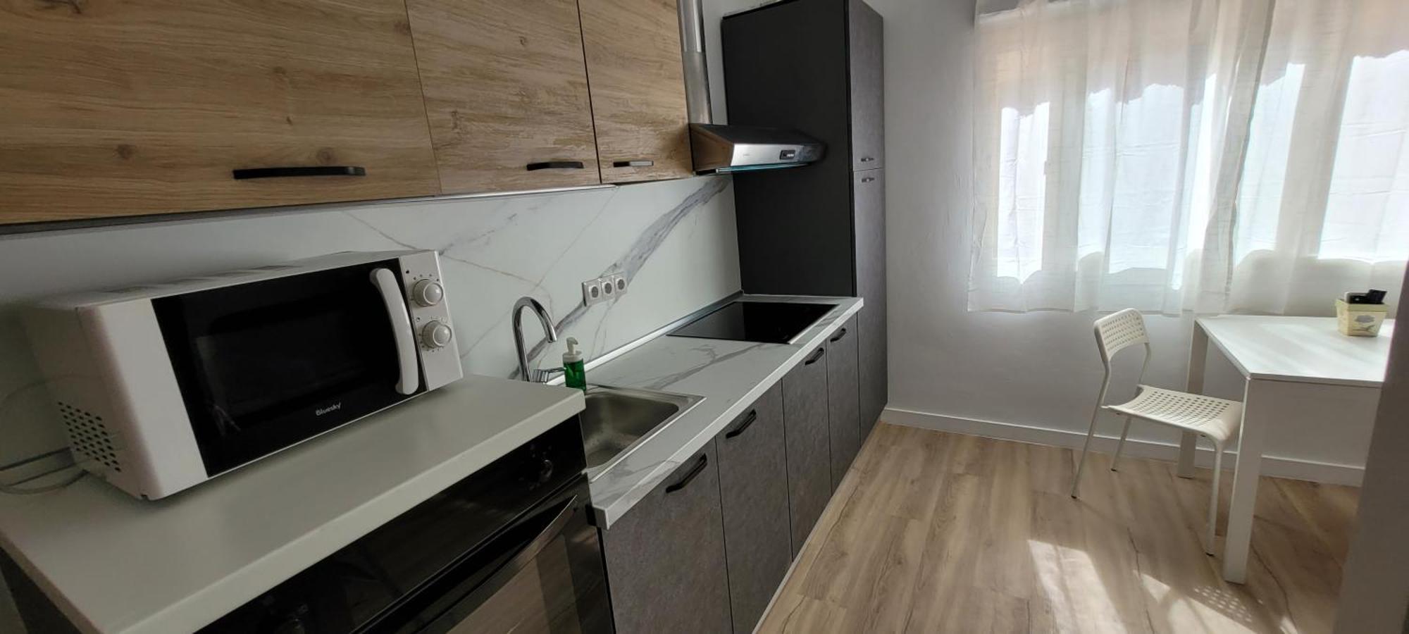 Carihuela Renovado - Wifi 365 Mbps - Fire Stick Amazon - Playa A 50 Metros Torremolinos