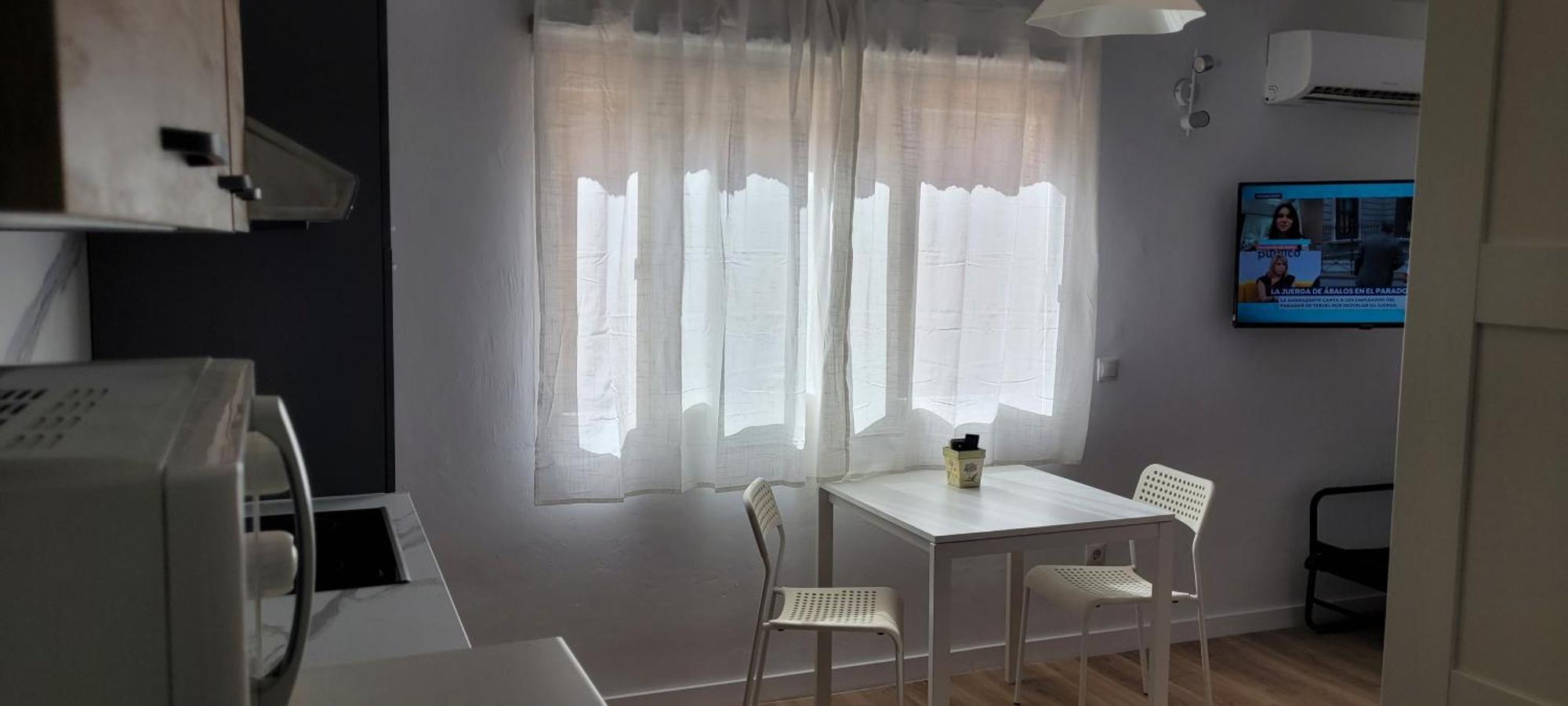 Carihuela Renovado - Wifi 365 Mbps - Fire Stick Amazon - Playa A 50 Metros * Torremolinos