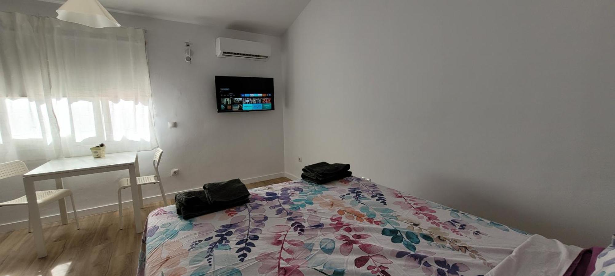 Carihuela Renovado - Wifi 365 Mbps - Fire Stick Amazon - Playa A 50 Metros Torremolinos